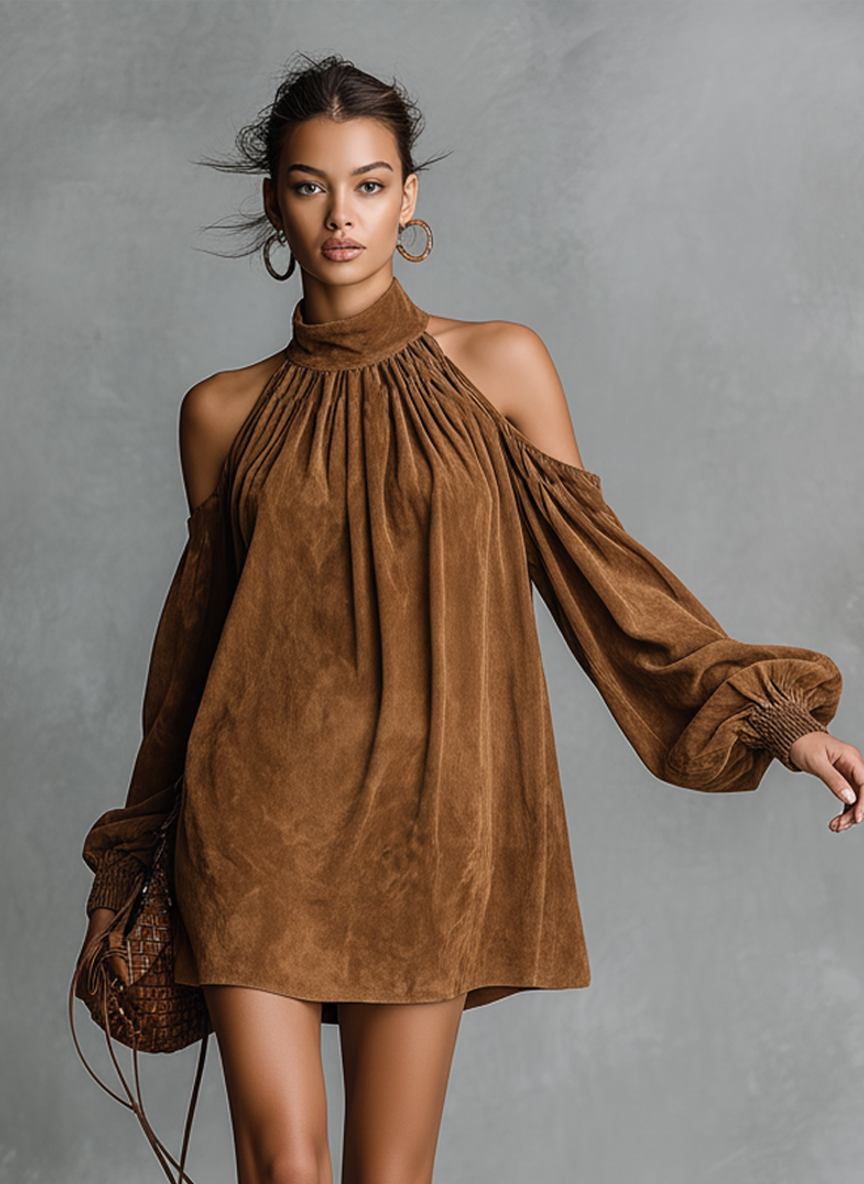 Elena – Abito mini in finta pelle suede con collo halter e maniche a lanterna