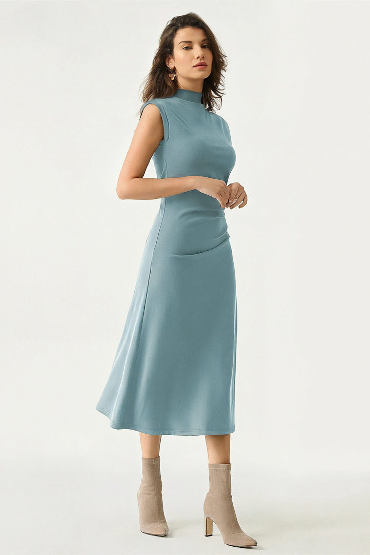 Vestito midi con scollo a gobba