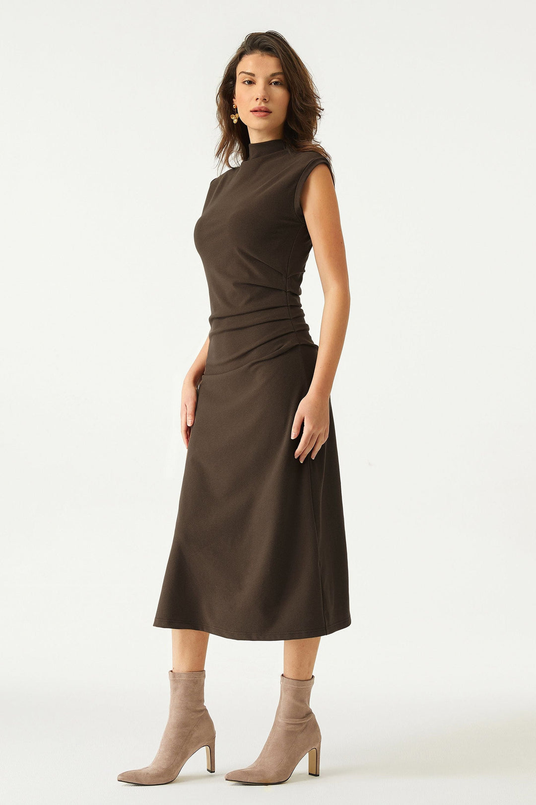 Vestito midi con scollo a gobba