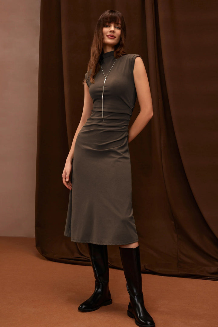 Vestito midi con scollo a gobba